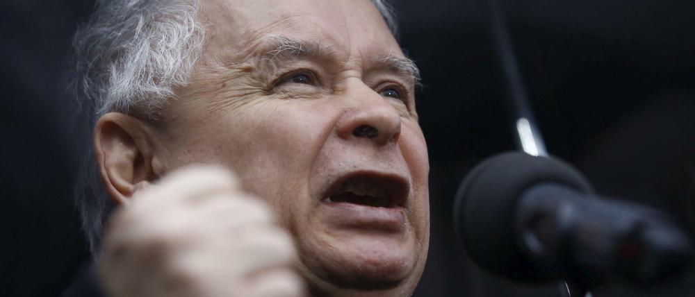 Schnell und gründlich: Polens starker Mann hinter den Kulissen, Jaroslaw Kaczynski. 