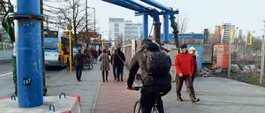 Der überfüllte Radweg am Hauptbahnhof.