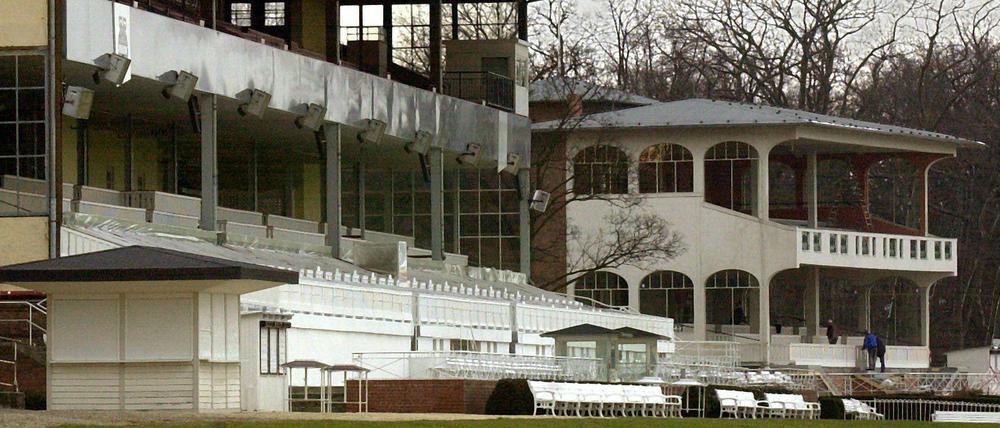 Auch die Sanierung der Galopprennbahn in Hoppegarten vor den Toren Berlins wurde gefördert.
