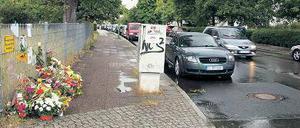 Die Unfallstelle. Am Tag des Unglücks parkte anstelle des Audis ein Lieferwagen in der Marksburgstraße. Er nahm dem 13-jährigen Erik auf dem Fahrrad und der entgegenkommenden Autofahrerin die Sicht.