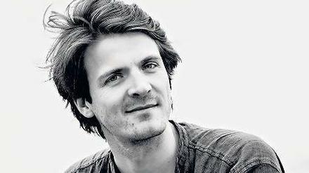 Hat seinen Kracht gelesen und in Hildesheim studiert. Karl Wolfgang Flender, 29. 