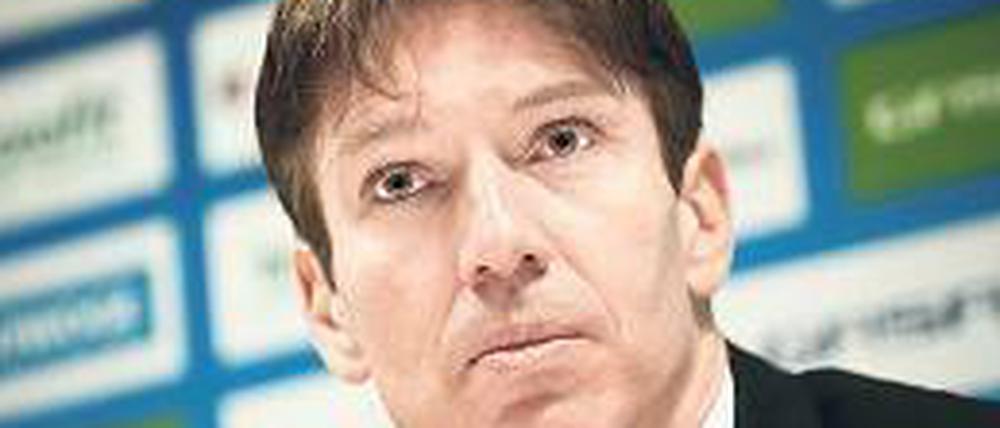 Kleiner Trost für Uwe Krupp: Er bleibt Tabellenführer mit den Eisbären.