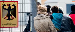 CSU-Chef Seehofer hält einen Zuzug von höchstens 200.000 Flüchtlingen pro Jahr für verkraftbar.