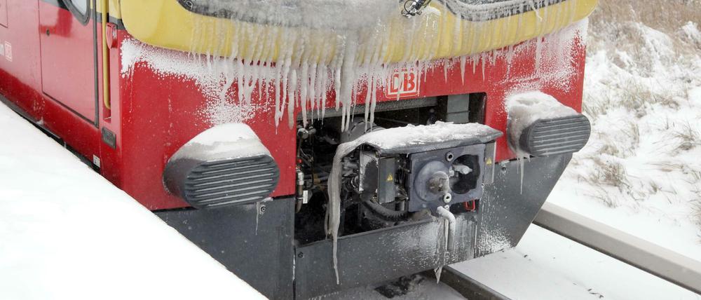 Knackig kalt. Auch die S-Bahn kämpft mit den Temperaturen.