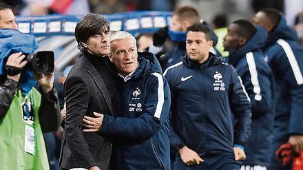 Halt gesucht. Deschamps (Mitte) und Löw am 13. November 2015. 