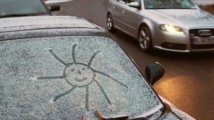 Etwas Schnee gab es heute morgen schon - etwa in Zehlendorf. 