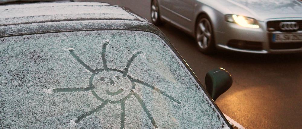 Etwas Schnee gab es heute morgen schon - etwa in Zehlendorf. 