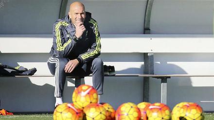 Der Herr der Bälle. Zinedine Zidane ist bei Real Madrid zurück im Rampenlicht.