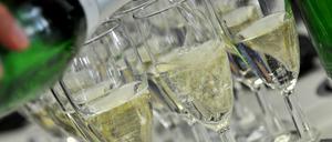 Auf ein Neues! Immer öfter wird mit alkoholfreiem Schaumwein angestoßen. 