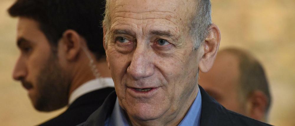 Ehud Olmerts Haftstrafe wurde auf 18 Monate reduziert. 