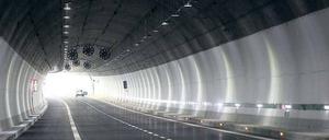 Licht am Ende der Ferienreise. Die neue Strecke durch den Apennin verkürzt die Autofahrt zwischen Bologna und Florenz um eine Viertelstunde. 