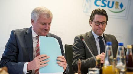 Der bayerische Ministerpräsident Horst Seehofer und CSU-Generalsekretär Andreas Scheuer bei der CSU-Vorstandssitzung im Dezember.