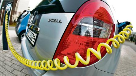 Mehr Ladesäulen würden zu höherer Sichtbarkeit von Elektromobilität führen - und zu höherer Bereitschaft, sie zu nutzen.