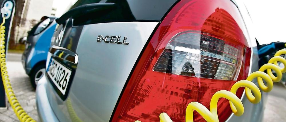 Mehr Ladesäulen würden zu höherer Sichtbarkeit von Elektromobilität führen - und zu höherer Bereitschaft, sie zu nutzen.