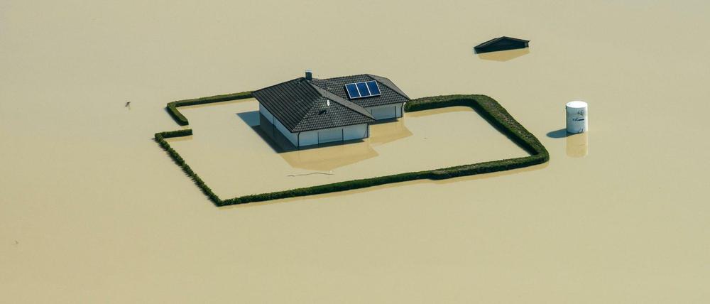 Hochwasser in Deutschland: Ein Haus im bayerischen Deggendorf im Juni 2013.