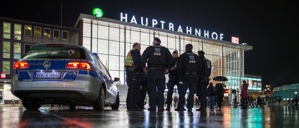 Nach den sexuellen Übergriffen auf Frauen in der Silvesternacht verstärkt die Polizei die Präsenz am Hauptbahnhof.