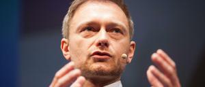 Der FDP-Bundesvorsitzende Christian Lindner spricht beim Dreikönigstreffen seiner Partei im Opernhaus in Stuttgart.