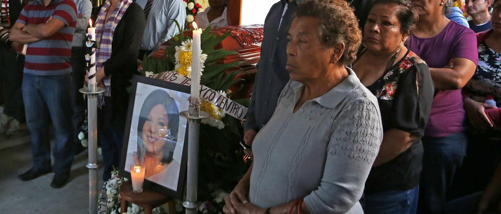 Angehörige und Freunde auf der Beerdigung der ermordeten Bürgermeisterin Temixco Gisela Mota am 3. Januar 2016.