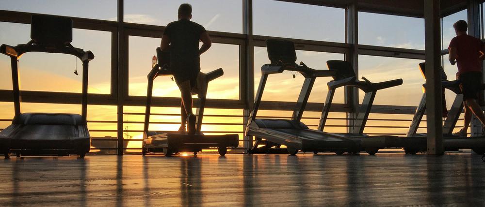 Los geht's. In keinem Monat verzeichnen Fitnessstudios so viele Anmeldungen wie im Januar.