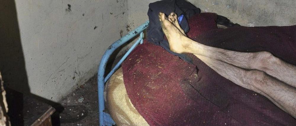 Jahrelang wurde dieser Mann unter unmenschlichen Bedingungen von seinen Geschwistern in Spanien in einem Taubenschlag festgehalten.