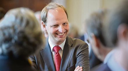 Justizsenator Thomas Heilmann (CDU) umzingelt von Richtern, hier beim Festakt zum 100-jährigen Bestehen des Kammergerichts. 
