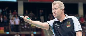 Führt der Weg nach Rio? Volleyball-Bundestrainer Vital Heynen und seine Mannschaft haben ein schwieriges Programm in der Schmelinghalle zu bewältigen, um sich für die Olympischen Spiele zu qualifizieren.