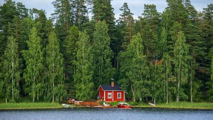 So schön kann Finnland sein. Doch in Elisabeth Zöllers Roman "F.E.A.R." geschehen in der Idylle schreckliche Dinge. 