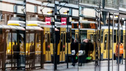 Viele Tickets im Nahverkehr werden zum Jahreswechsel teurer.