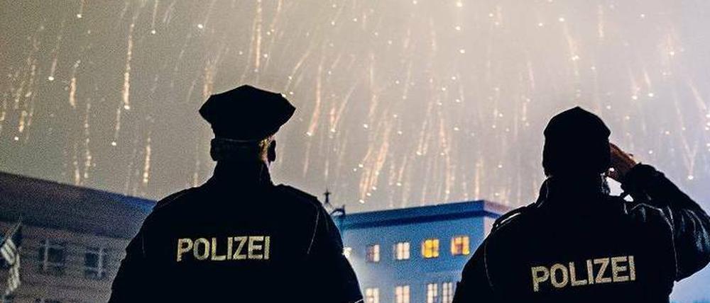 Am Brandenburger Tor ging alles gut. 900 Polizisten und 600 Ordner waren rund um die Silvestermeile im Einsatz.