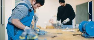 An die Arbeit! Einem eigenen Ministerium für Einwanderung stehen Fachleute eher kritisch gegenüber. Sie finden aber, dass das Innenministerium mit seinem Schwerpunkt Sicherheitspolitik nicht der richtige Ort für diese Zukunftsaufgabe ist. Arbeit und Soziales halten sie für das bessere Ressort. 