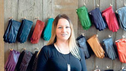 Anna Wojciechowska mag Handschuhe in knalligen Farben. 