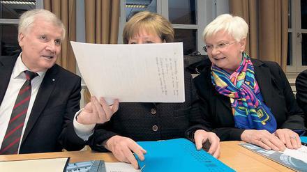 Gastauftritt. Der britische Premierminister David Cameron lobte den „guten Willen“ der CSU, den Flüchtlingsstrom in die EU zu verringern. Foto: Reuters