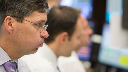 Durchpusten in Frankfurt. An der Börse macht den Händlern der erneute Absturz in China Sorgen.