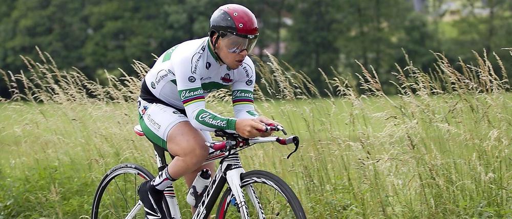 Gefödert. Der Radsportler Pierre Senska.