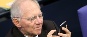 Guten Nachrichten für Finanzminister Wolfgang Schäuble (CDU): Der Haushaltsüberschuss des Bundes fällt noch höher aus.