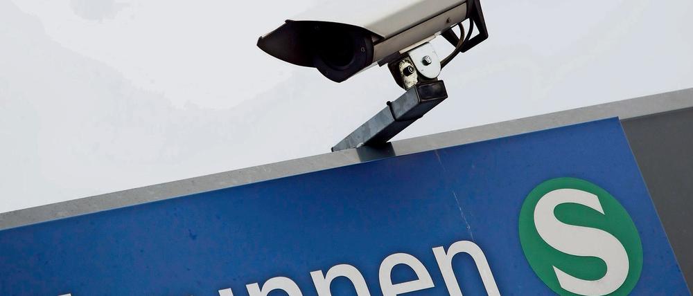 Frank Henkel will die Speicherfrist für Videobilder aus dem Öffentlichen Nahverkehr zu verlängern.