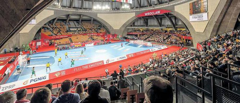 Tradition und Moderne. In Breslau finden Spiele der Handball-EM an einem historischen Ort statt, in der Jahrhunderthalle, die zum Weltkulturerbe zählt. In Krakau ist dagegen eigens für das Turnier eine hochmoderne Arena errichtet worden. Foto: Imago
