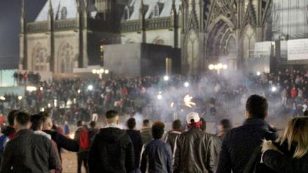 Silvester auf dem Vorplatz des Kölner Kölner Domes. Hier kam es zu sexuellen Übergriffen von Frauen.