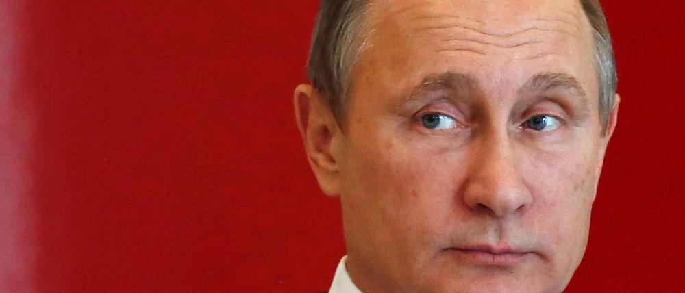 Der russische Präsident Wladimir Putin geht in einem Interview auf Distanz zum syrischen Machthaber Baschar al Assad.