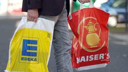 Minister Gabriel hat sich entschieden: Edeka und Kaiser's-Tengelmann sollen fusionieren dürfen.
