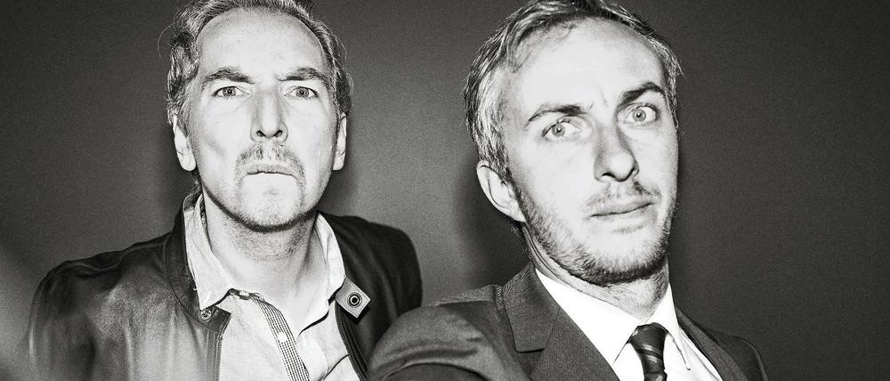 Olli Schulz (l.) und Jan Böhmermann starten am Sonntag mit ihrer Talkshow "Schulz &Böhmermann" auf ZDfneo.