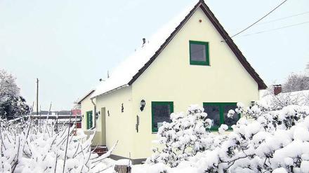 Dieses historische Kaisenhaus wurde vor dem Abriss bewahrt und in einen Erinnerungsort zur Geschichte der Bremer Kaisenhäuser verwandelt. In der Freien und Hansestadt Bremen wird nach Informationen der Vorsitzenden des Vereins Kaisenhäuser, Cecilie Eckler-von Gleich, aktuell darüber nachgedacht, verfallene Parzellen für die Erstunterbringung von Flüchtlingen herzurichten. 