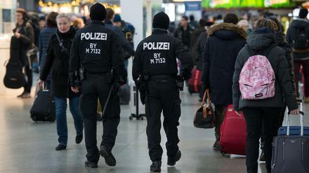 Befürchtet werden "multiple, teilweise über mehrere Tage zeitversetzte, Anschläge gegen verschiedene Zielkategorien". 