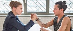 Anna Loos als Susanne Kröhmer in der ARD-Serie "Die Stadt und die Macht".