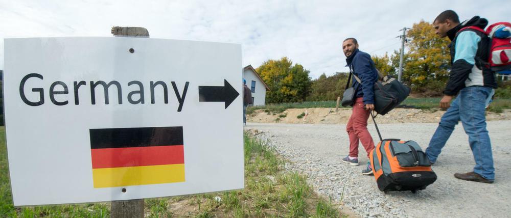 Auf dem Weg nach Deutschland: Flüchtlinge aus Syrien im österreichischen Julbach nahe der deutschen Grenze.