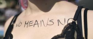 Sichtbar machen. Politikerinnen fordern die Aufnahme von Frauenfeindlichkeit in die polizeiliche Kriminalstatistik.