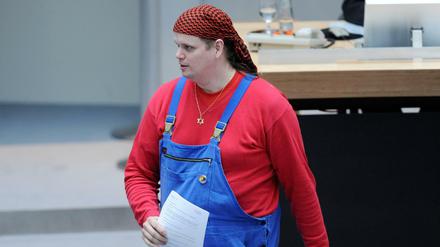 Gerwald Claus-Brunner ist in der Vergangenheit mit provokanten Sprüchen aufgefallen. Jetzt wollte eine Mehrheit der Piratenfraktion ihr umstrittenes Mitglied ausschließen. 