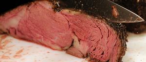 Rund ein Drittel aller Kunden orientiert sich beim Einkauf an Qualität und Tierwohl, argumentieren die Verbraucherzentralen.