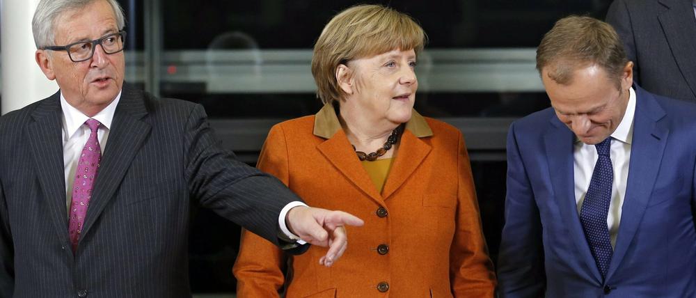 EU-Kommissionspräsident Jean-Claude Juncker, Kanzlerin Angela Merkel und EU-Ratschef Donald Tusk (von links) im vergangenen Oktober in Brüssel.