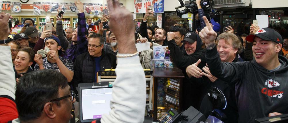 Jubel in einem Supermarkt in Chino Hills in Kalifornien: Hier wurde ein Spielschein mit den richtigen Zahlen verkauft.